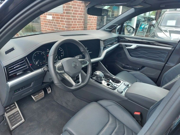 Volkswagen Touareg 3.0 TDI 4M R-Line AHK*Standhzg*Pano*360°