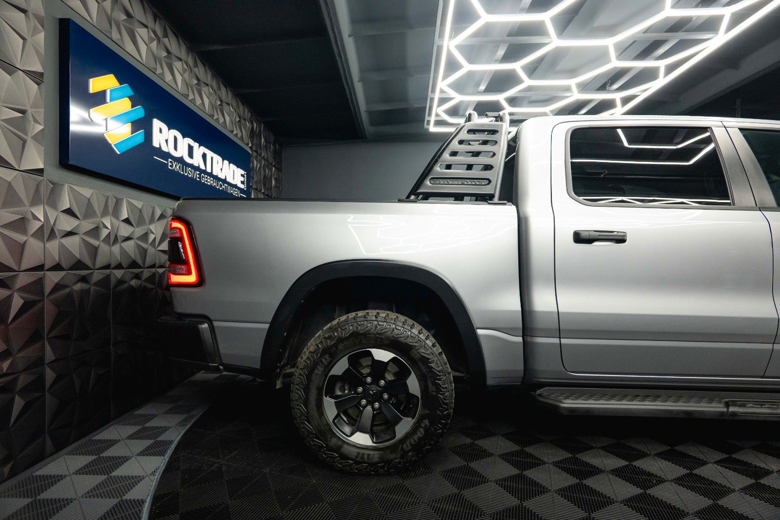 Dodge RAM 5.7 V8 HEMI 4x4 REBEL OFFROAD  AXLE LOCK 19%