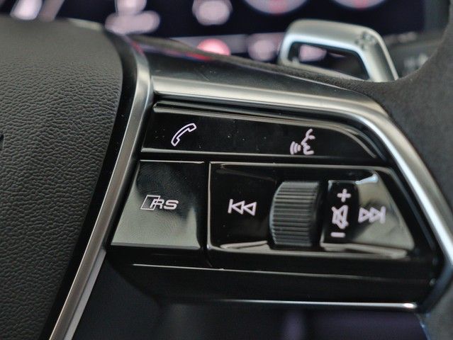 Audi RS 6 Avant Performance 4.0 TFSI PANO+HEAD-U