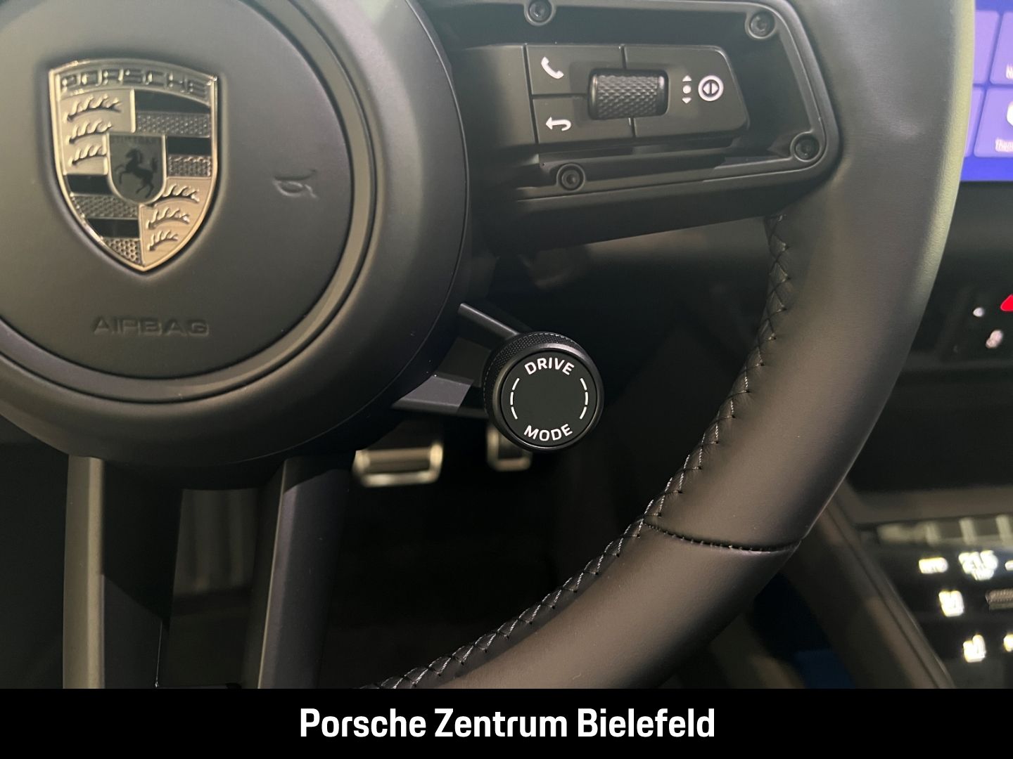 Porsche Macan Turbo HA-Lenkung Head-Up Sitzbelüftung