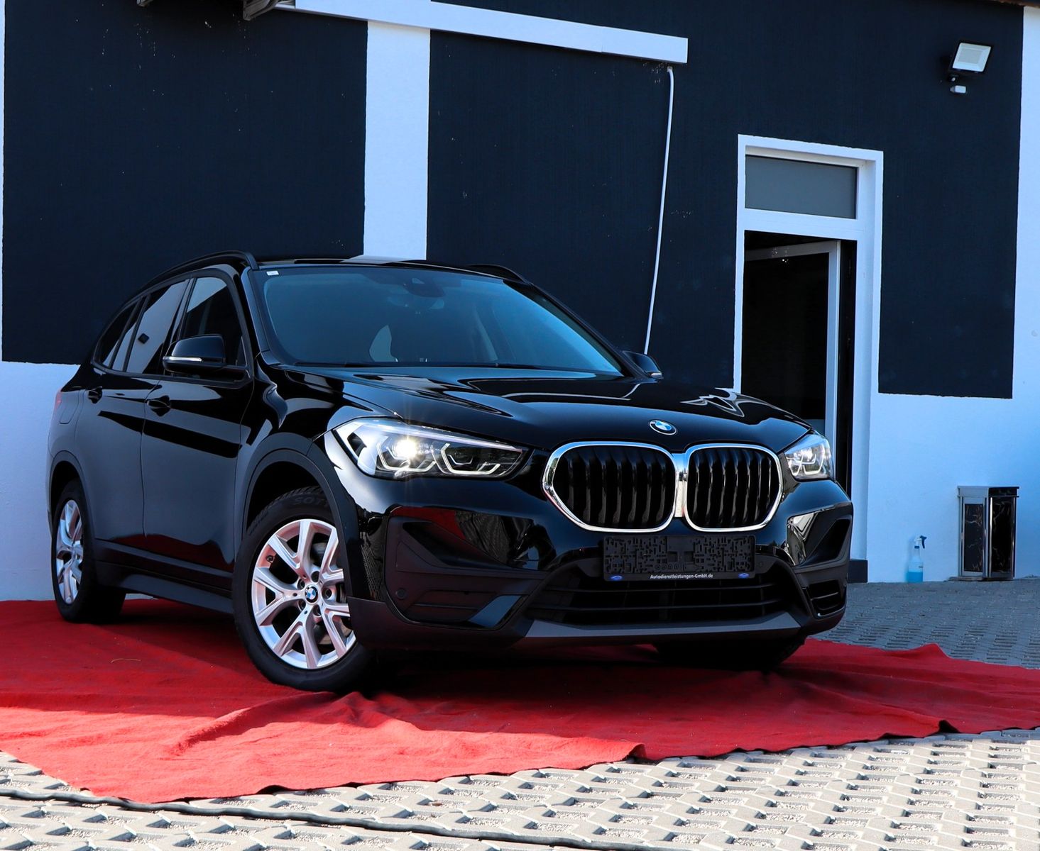 BMW X1 xDrive 25 e Advantage - Samsaru's Car Outlet