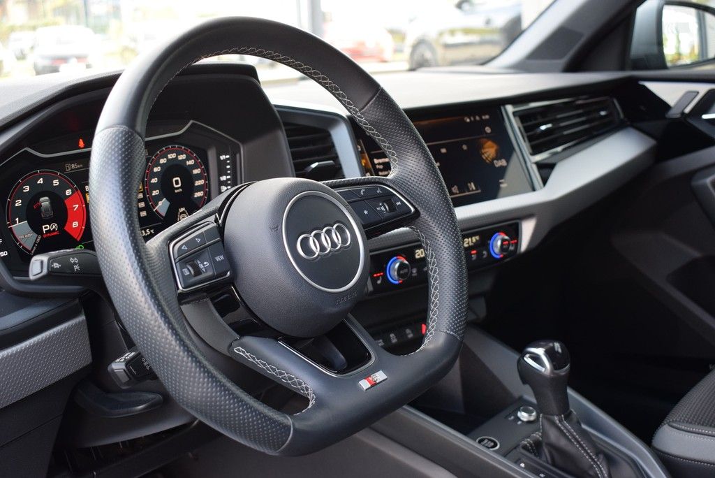 Audi A1 Sportback 40 TFSI S-tronic S-line - Samsaru's Car Outlet