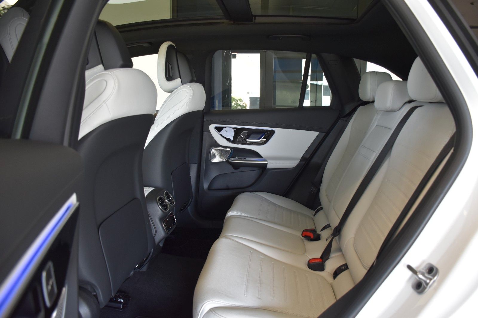 Mercedes-Benz GLC 300 de 4M AMG LINE - Samsaru's Car Outlet