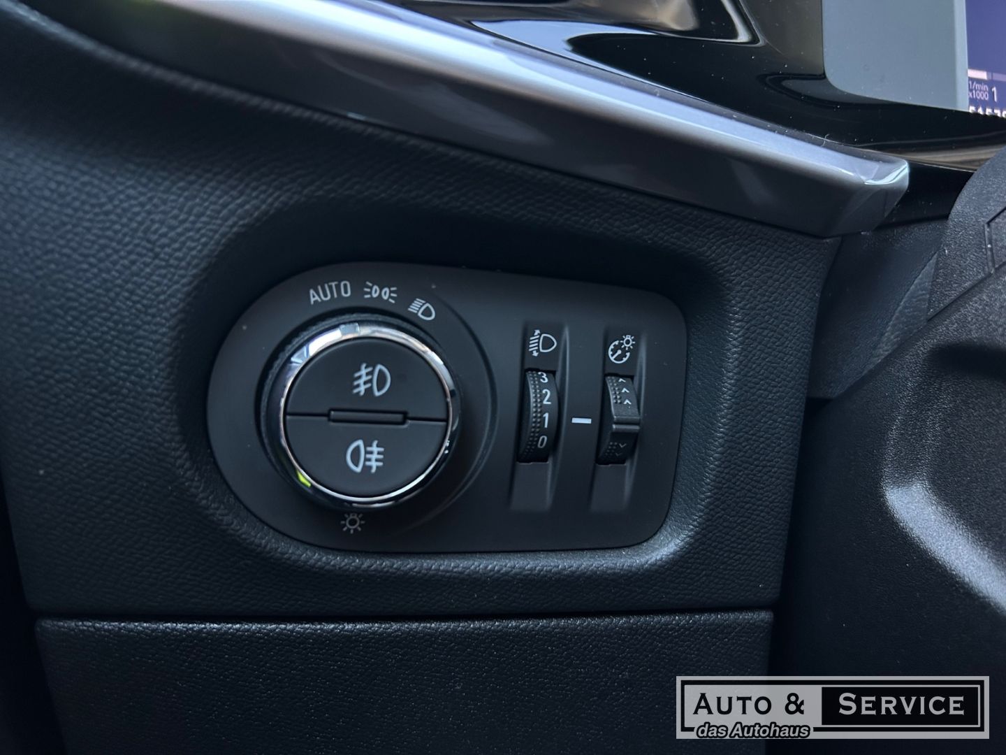 Opel Mokka Elegance - Samsaru's Car Outlet