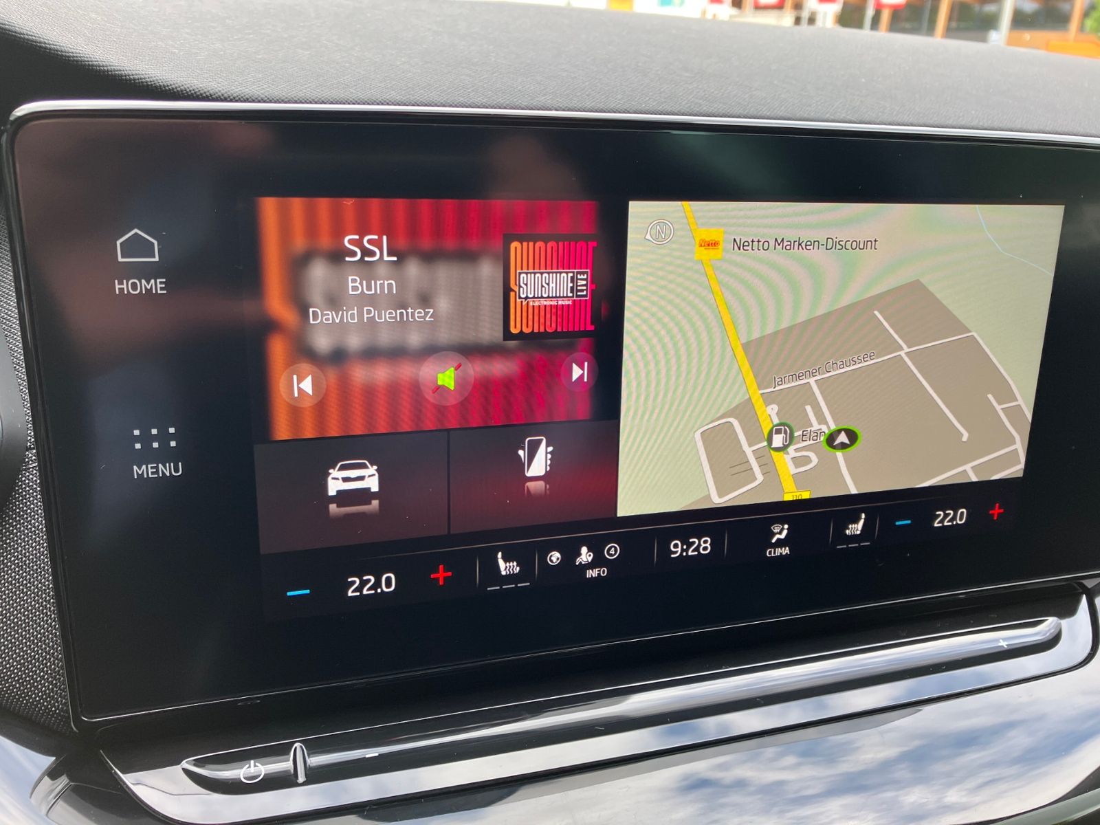 Skoda Octavia Combi 2.0 TDI Sportline - Samsaru's Car Outlet