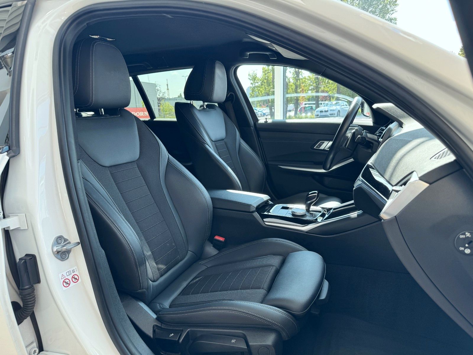BMW 320d Touring Sport Line - Samsaru's Car Outlet