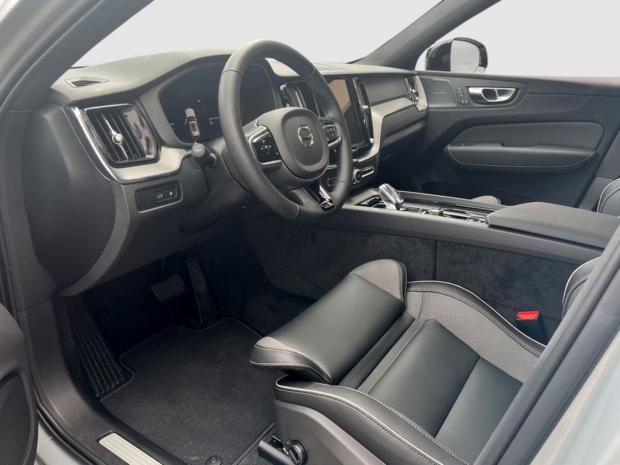 Volvo XC60 T6 AWD Plug-in Hybrid Plus Dark