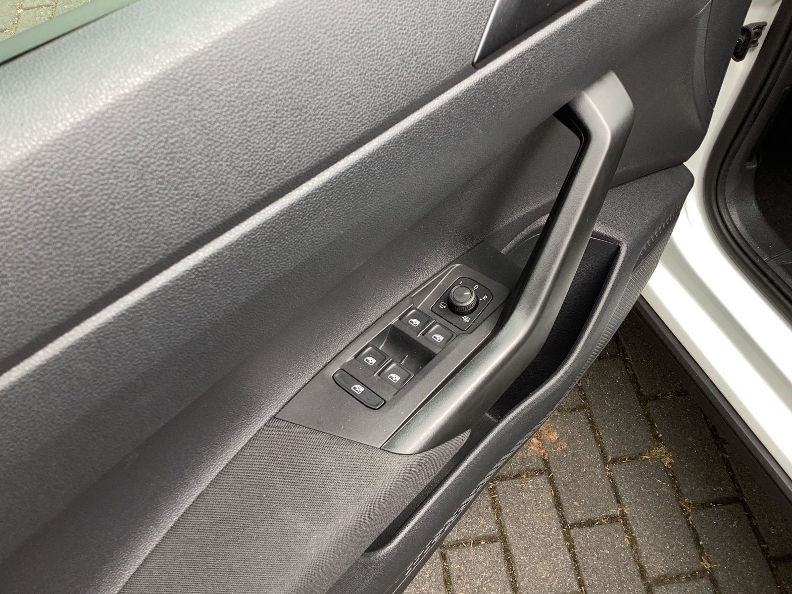 Volkswagen Taigo 1.0 TSI - Samsaru's Car Outlet