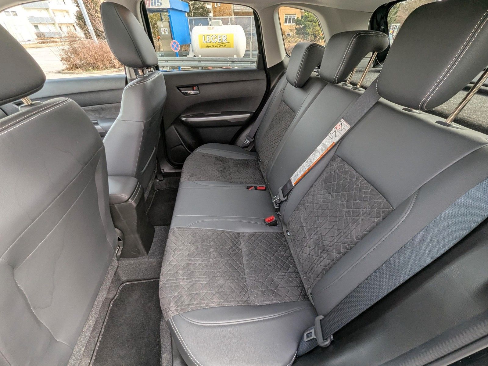 Suzuki Vitara 1.4 Hybrid Comfort+ Allgrip - Samsaru's Car Outlet