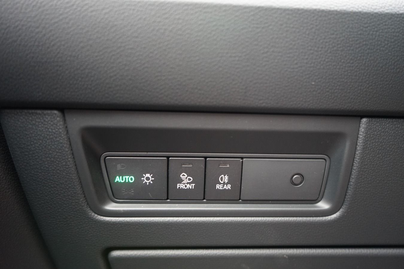 Volkswagen Touareg 4.0 V8 TDI R-Line - Samsaru's Car Outlet