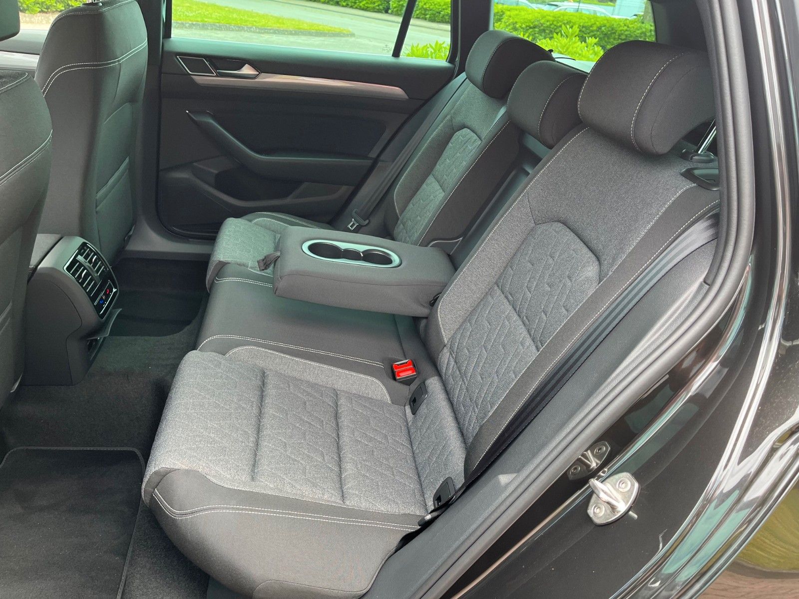 Volkswagen Passat 2.0 TDI DSG - Samsaru's Car Outlet