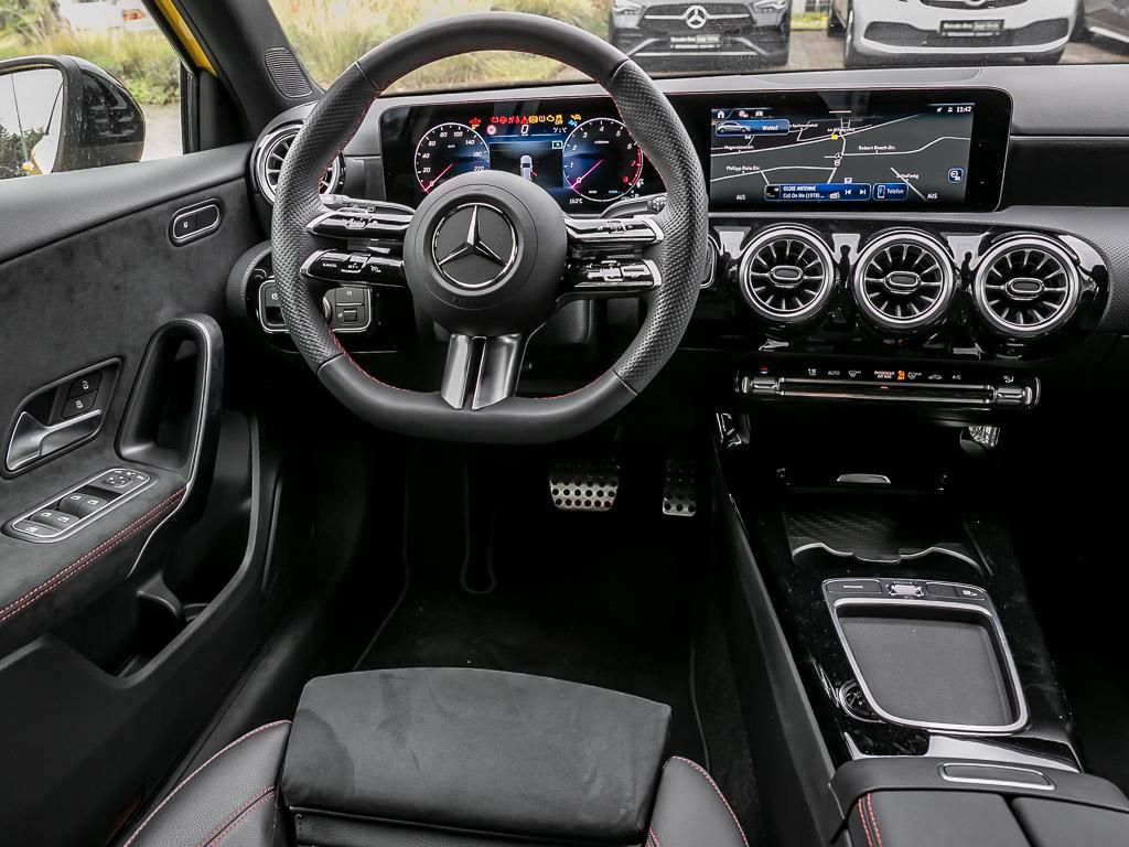 Mercedes-Benz A 180 AMG Advanced Plus - Samsaru's Car Outlet