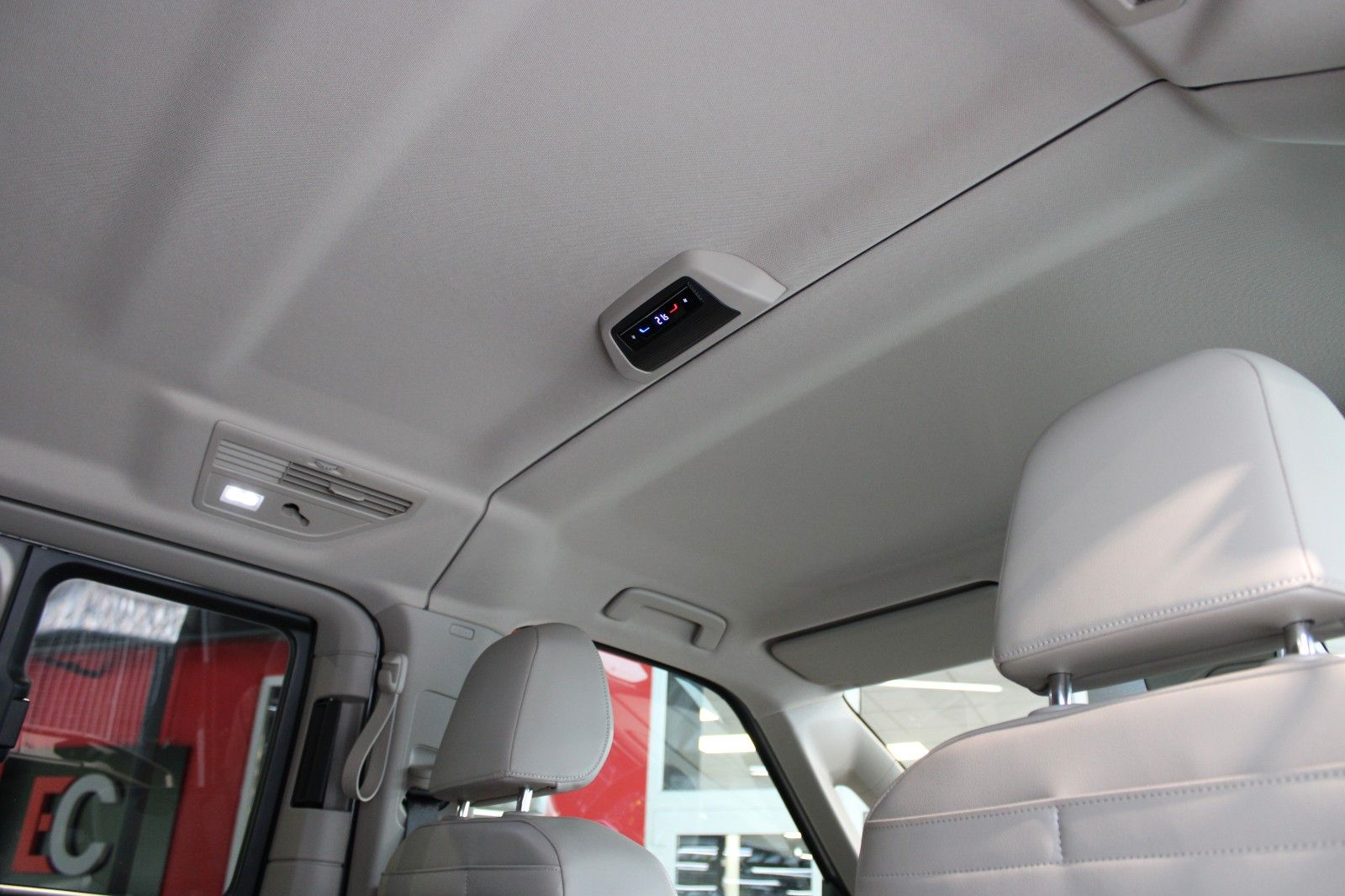 Volkswagen T7 Multivan Style - Samsaru's Car Outlet
