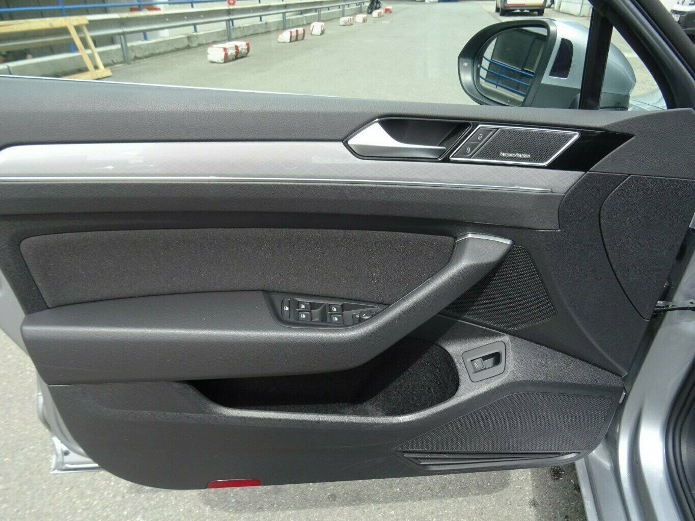 Volkswagen Passat Variant 2.0 TDI Autom - Samsaru's Car Outlet