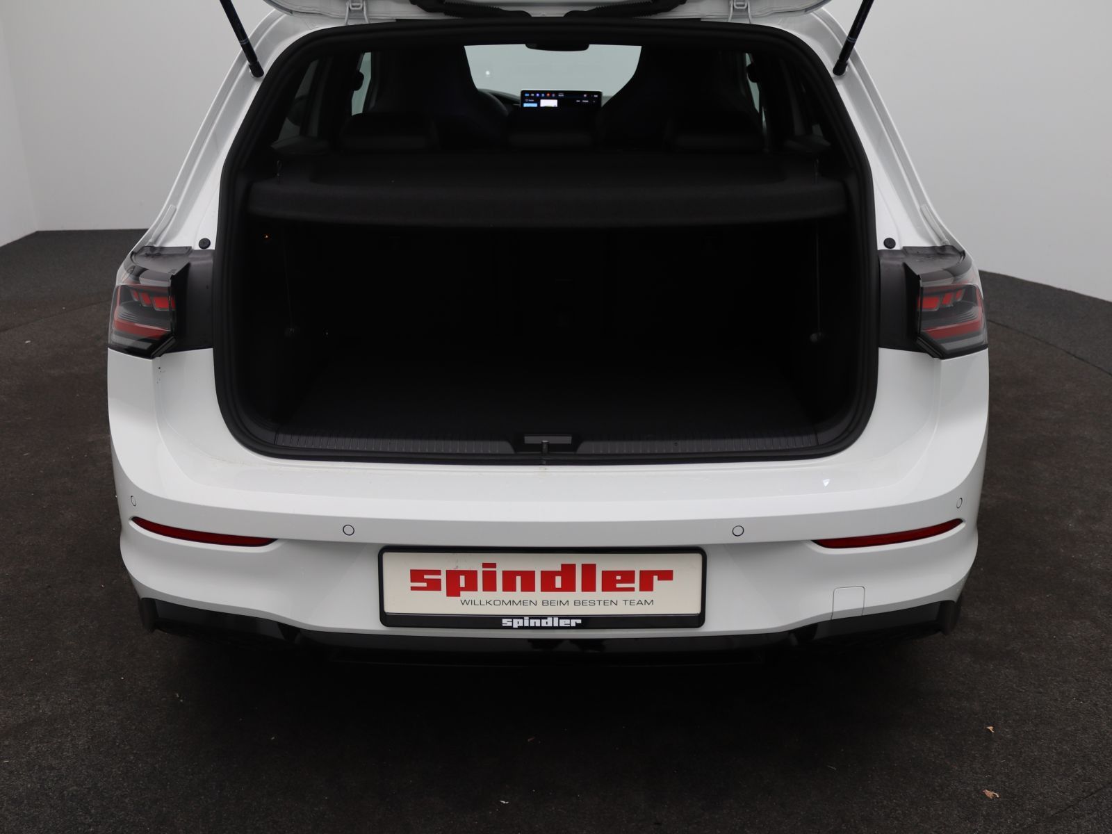 Volkswagen Golf R-Line 2.0 TDI DSG/ Matrix, AHK, 360°Kamera