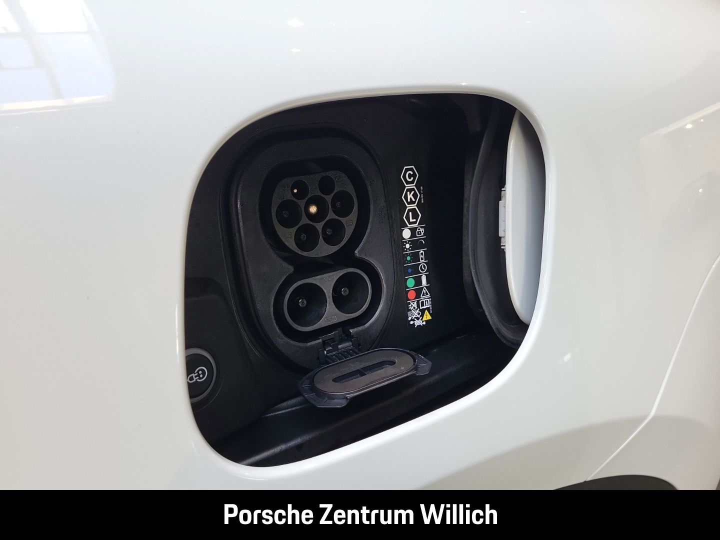 Porsche Macan 4S BOSE LED-Matrix Panorama Luftfederung