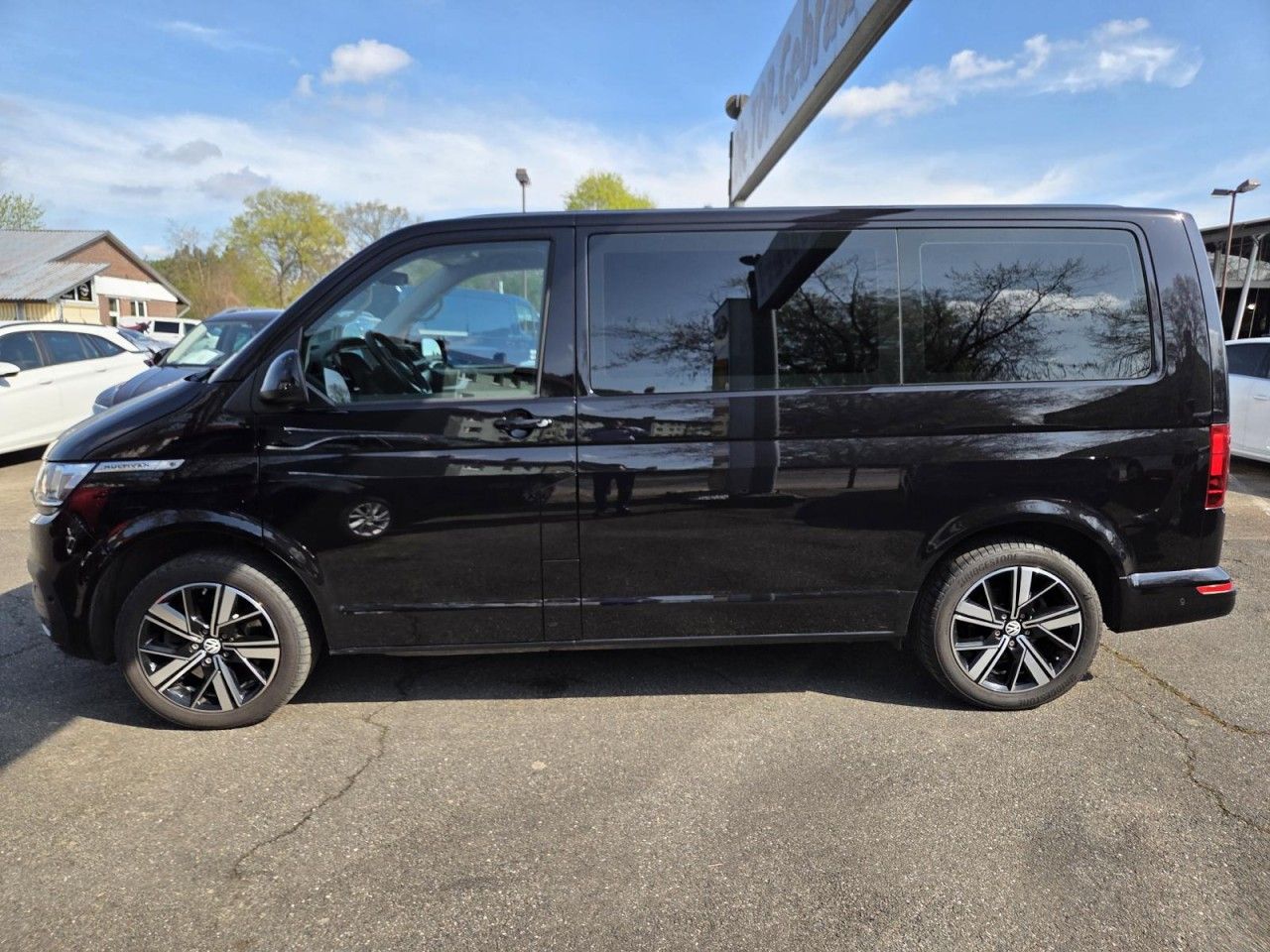 Volkswagen T6.1 TDI Multivan Comfortline - Samsaru's Car Outlet