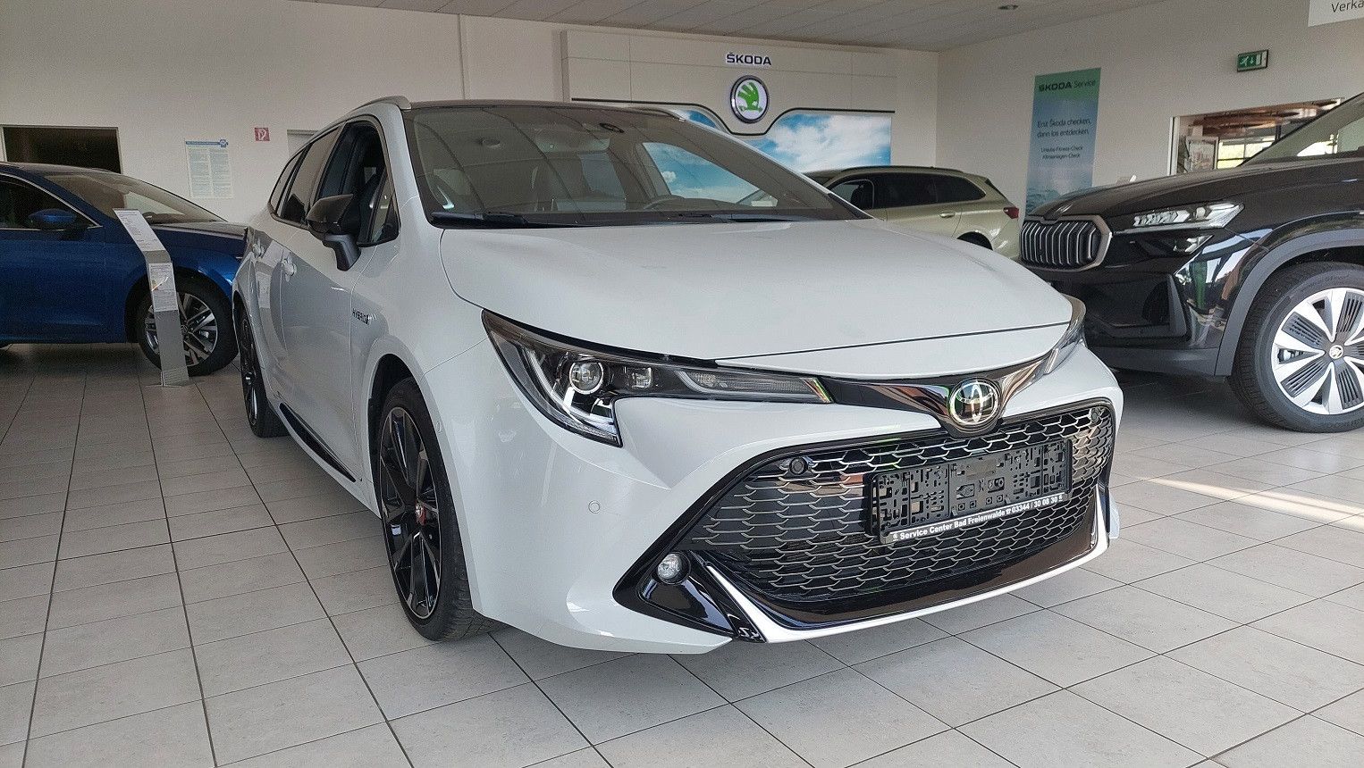 Toyota Corolla Touring Sports 2.0 Hybrid GR Sport - Samsaru's Car Outlet