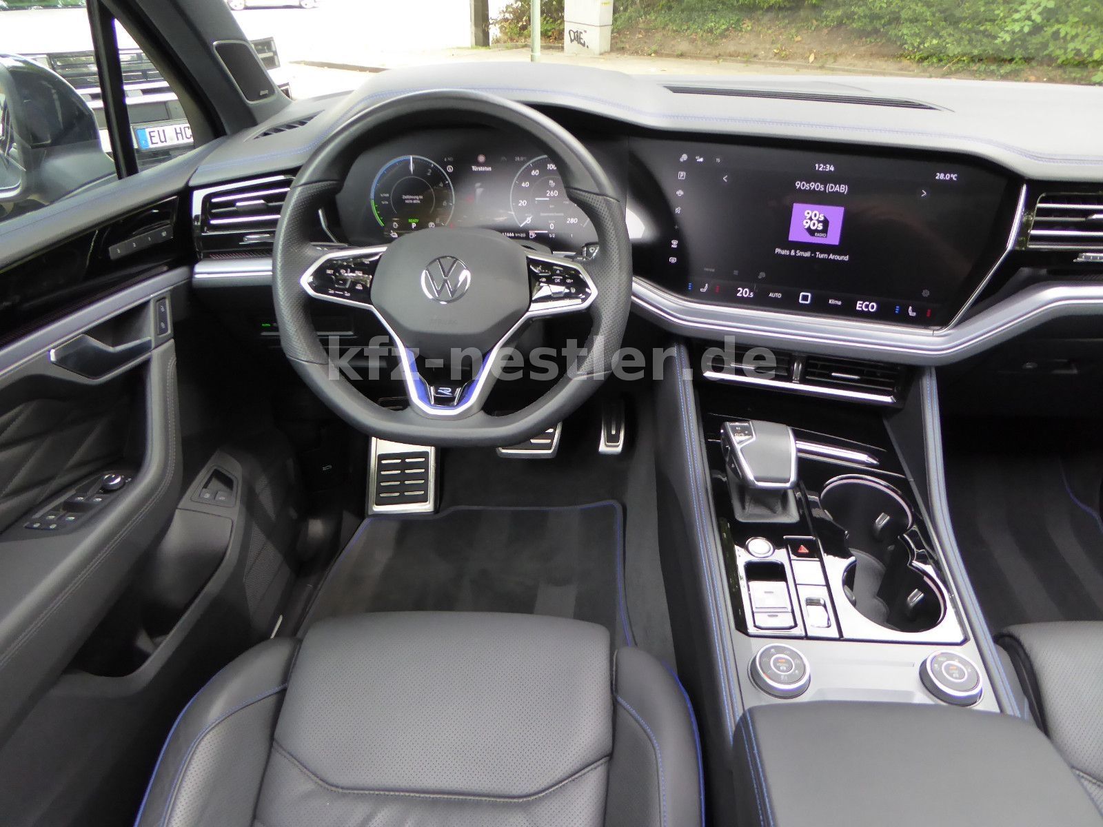 Volkswagen Touareg R e-Hybrid Pano/Puglia/AHK/HUD/ACC/Matt