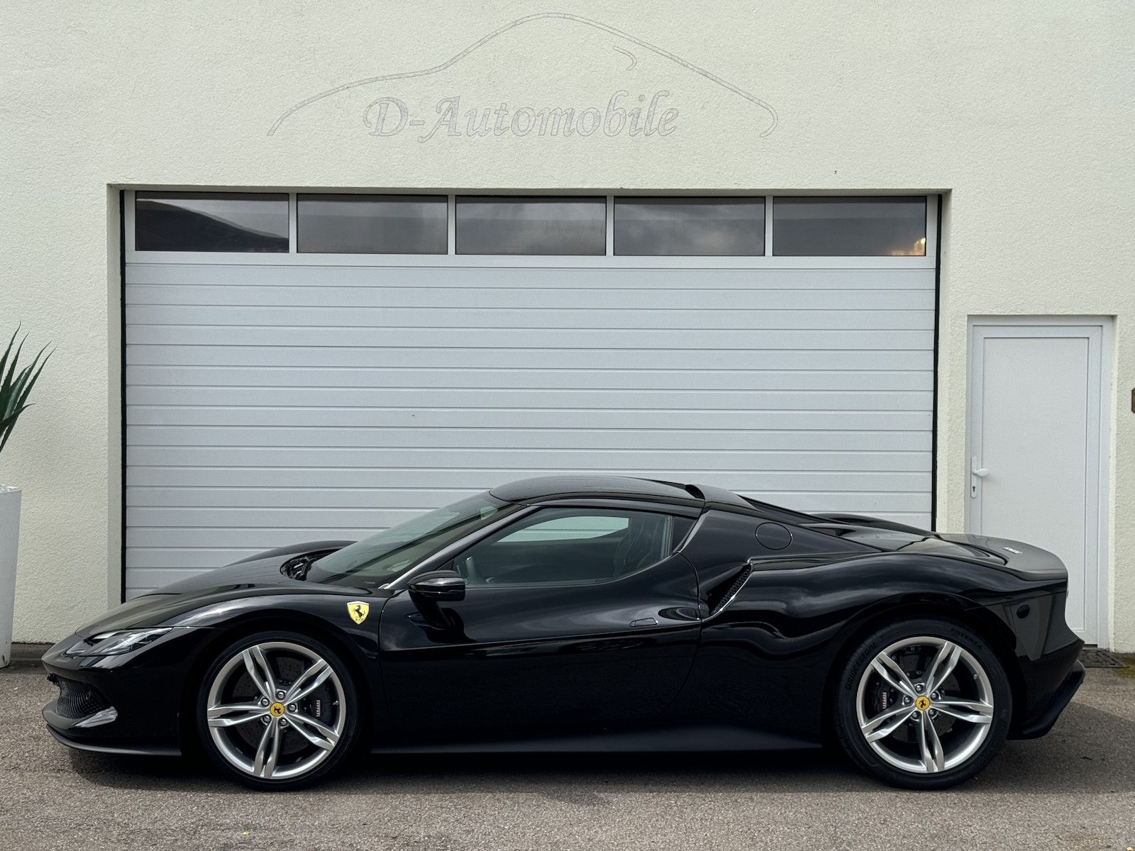 Ferrari 296 GTB - Samsaru's Car Outlet