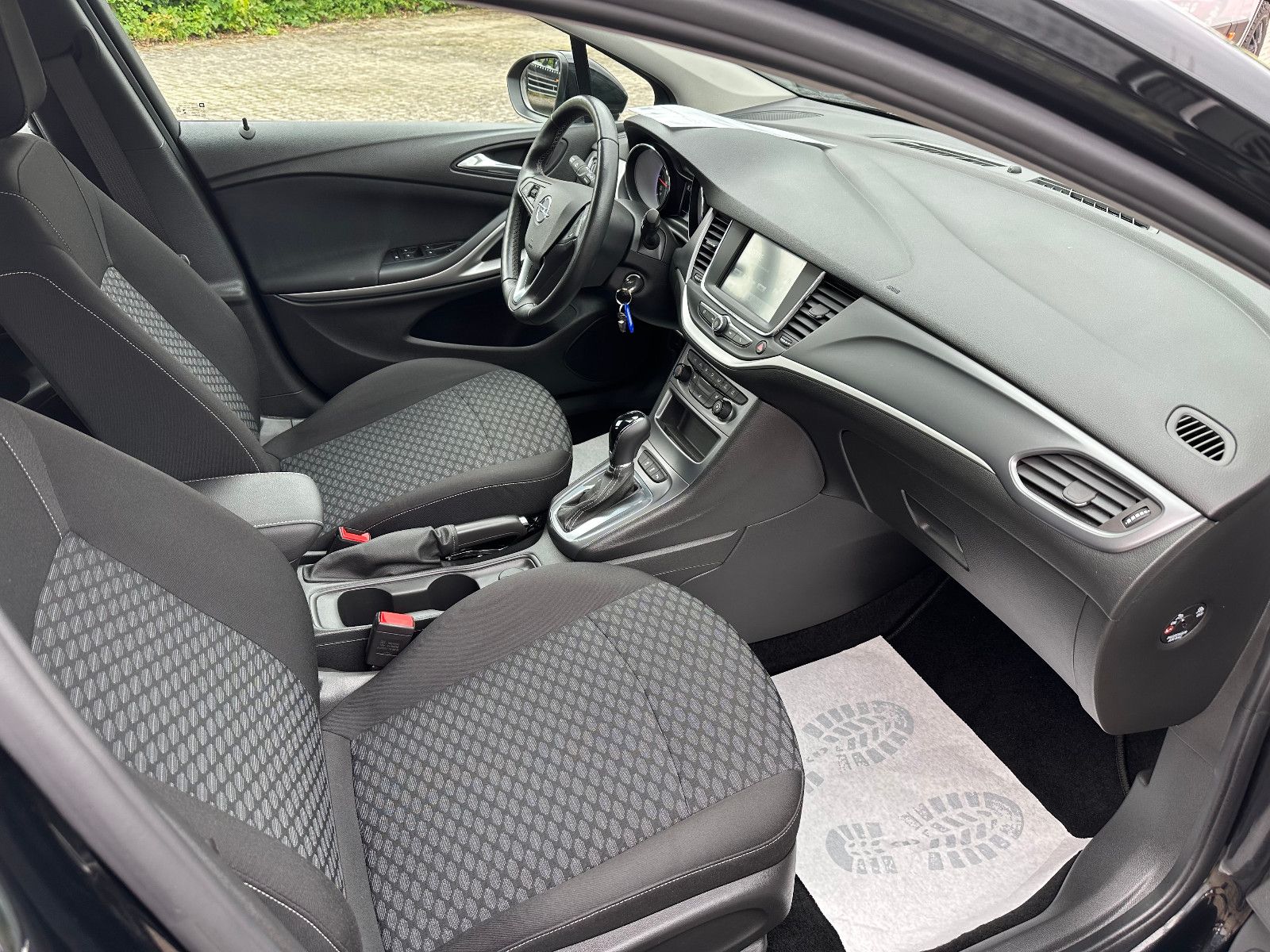 Opel Astra K 1.4 Turbo Sports Tourer Edition - Samsaru's Car Outlet