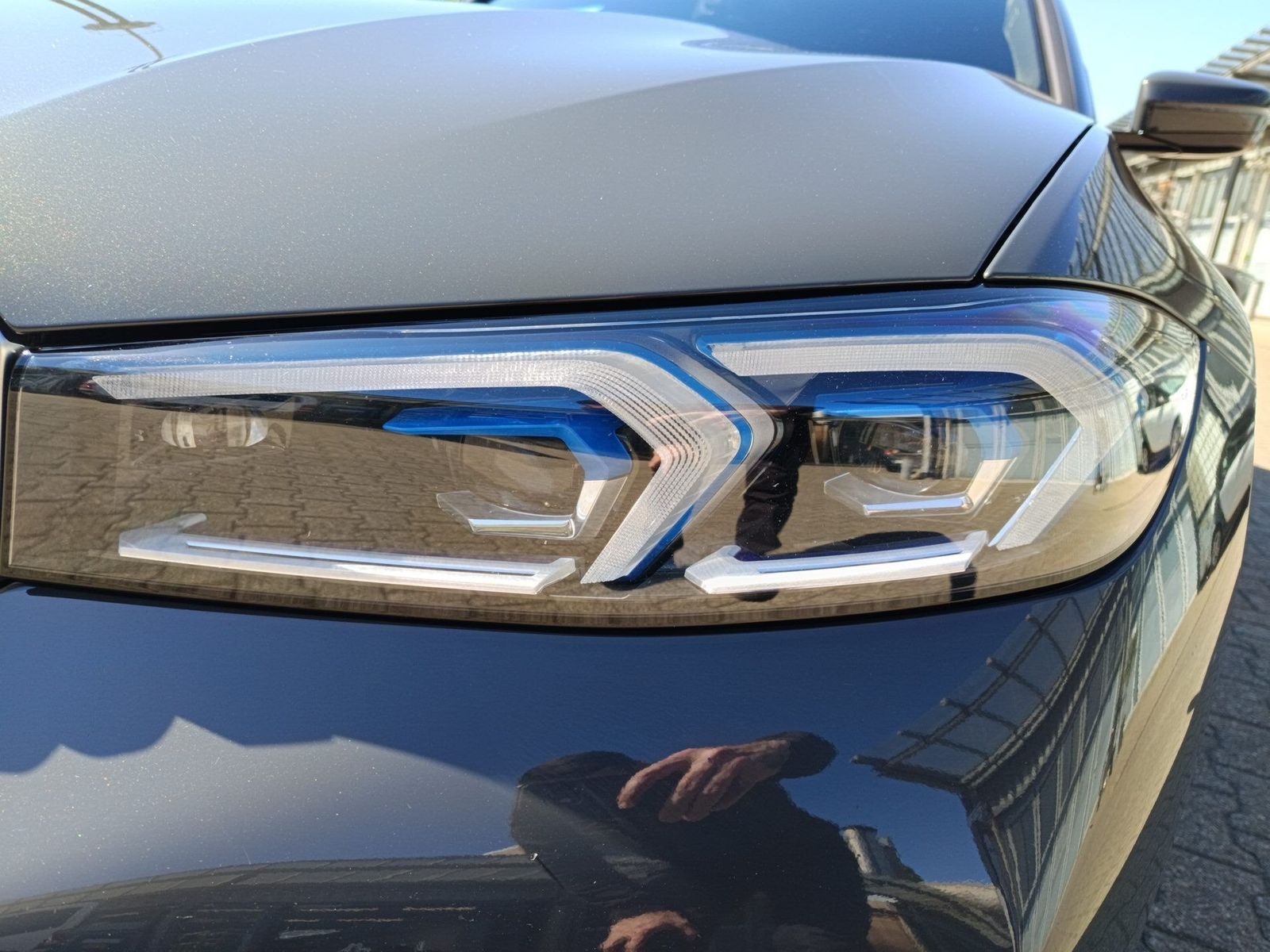 BMW 320d Touring+M SPORTPAKET+ANH.KUPPLUNG+LIVE COCK