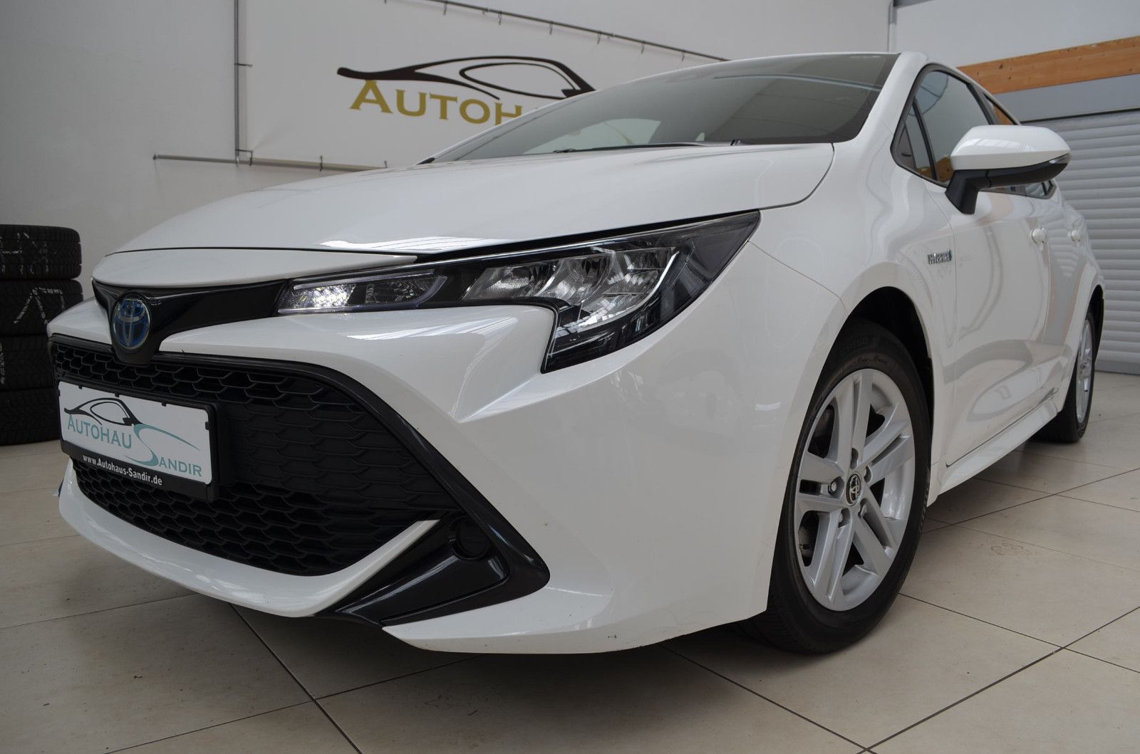 Toyota Corolla Hybrid 1.8 Comfort - Samsaru's Car Outlet