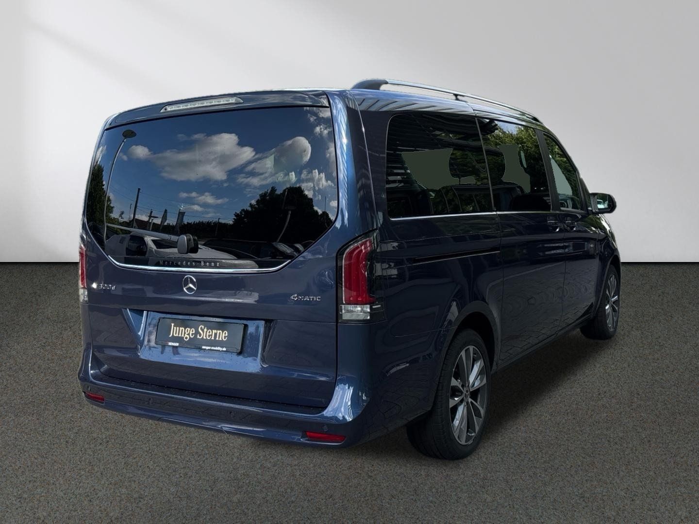 Mercedes-Benz V 300 d Style 4x4 - Samsaru's Car Outlet