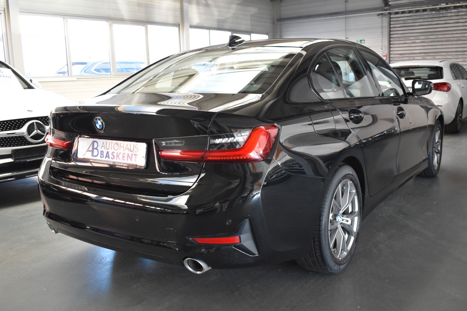 BMW 320 d SPORT LINE - Samsaru's Car Outlet