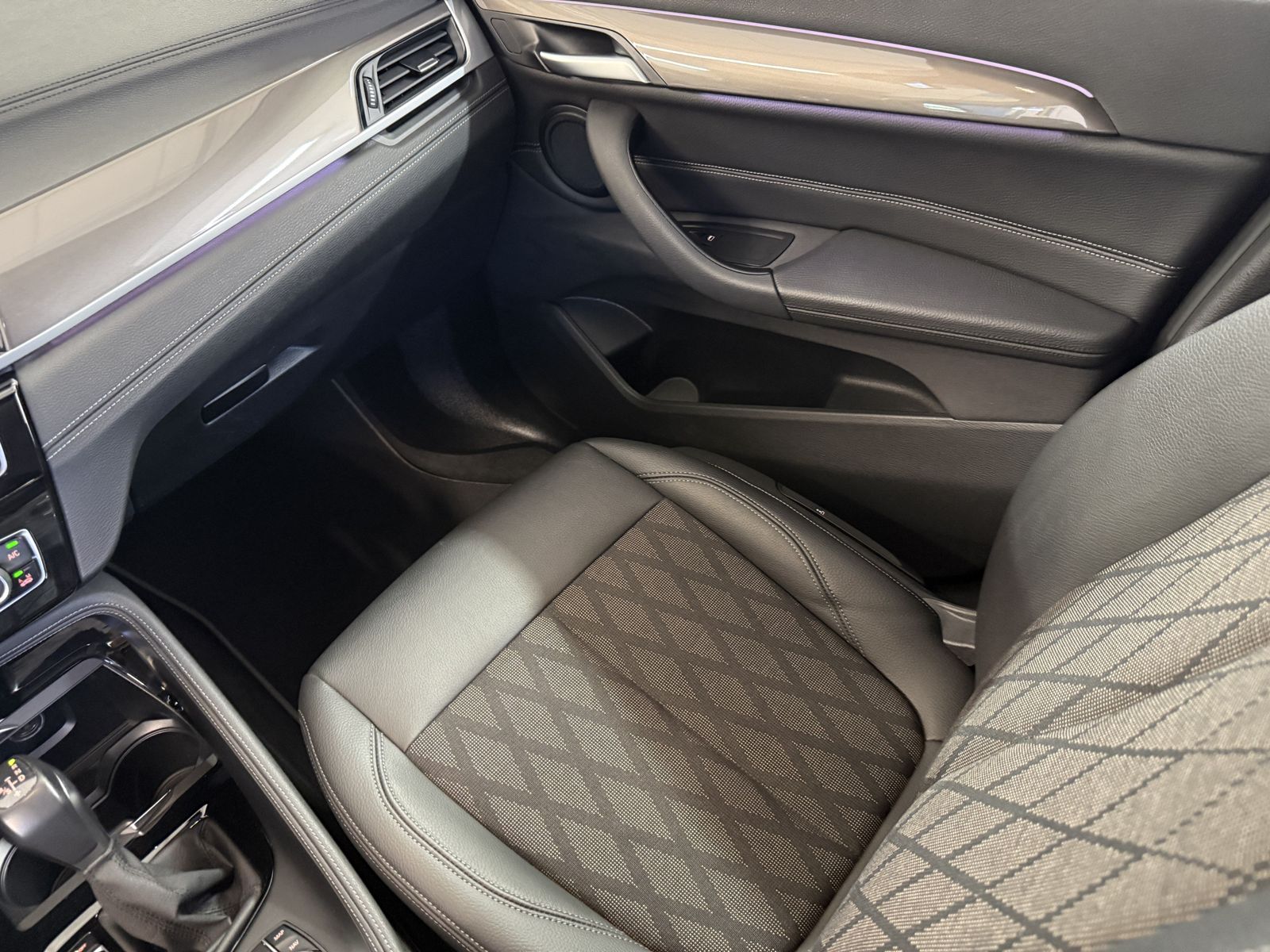 BMW X1 xDrive25e - Samsaru's Car Outlet