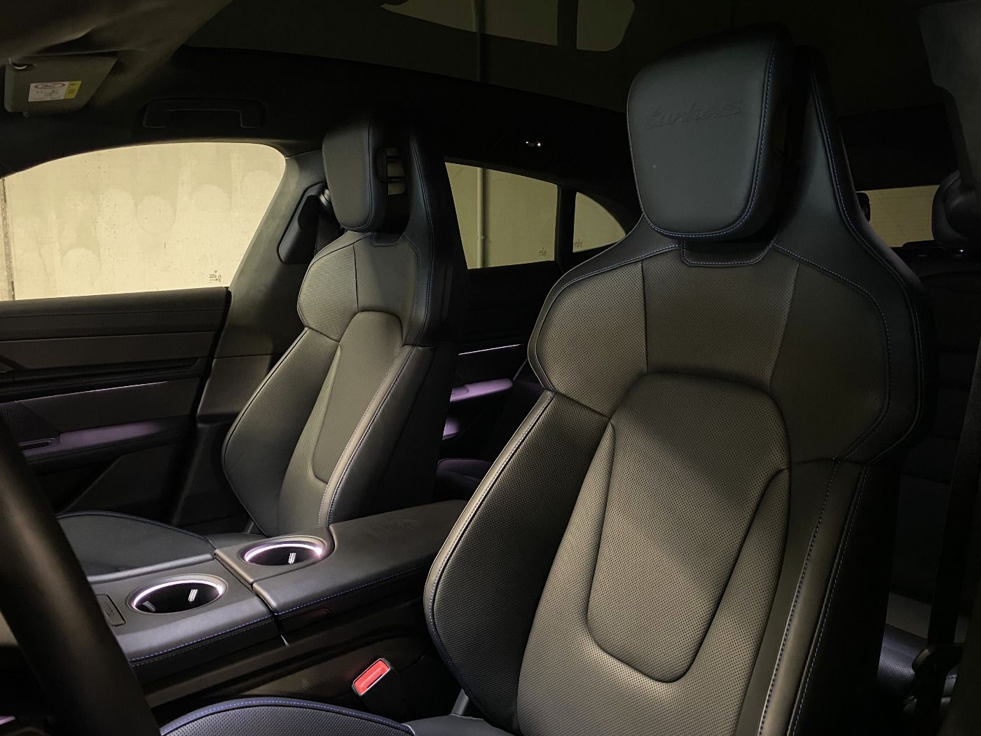 Porsche Taycan Turbo S Cross Turismo | PDCC | InnoDrive