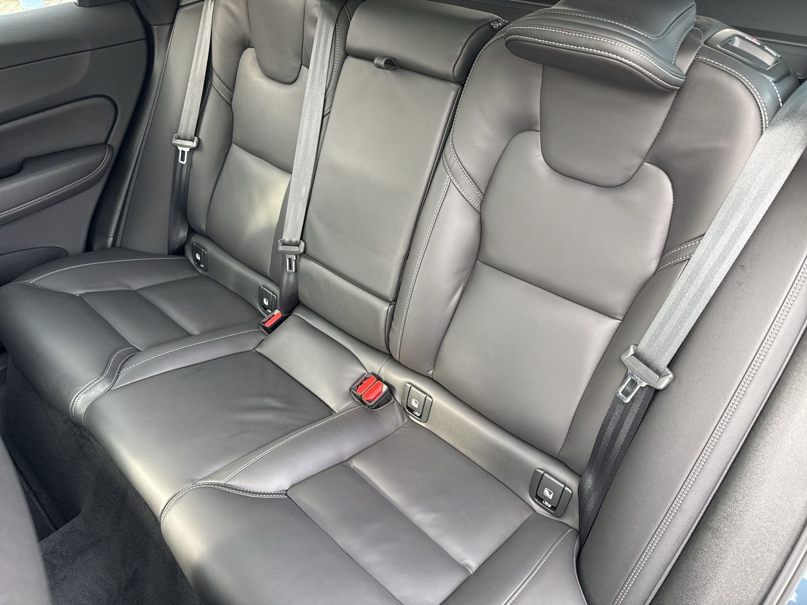 Volvo XC60 B5 Ultra Dark AWD !!! VOLLAUSSTATTUNG !!!