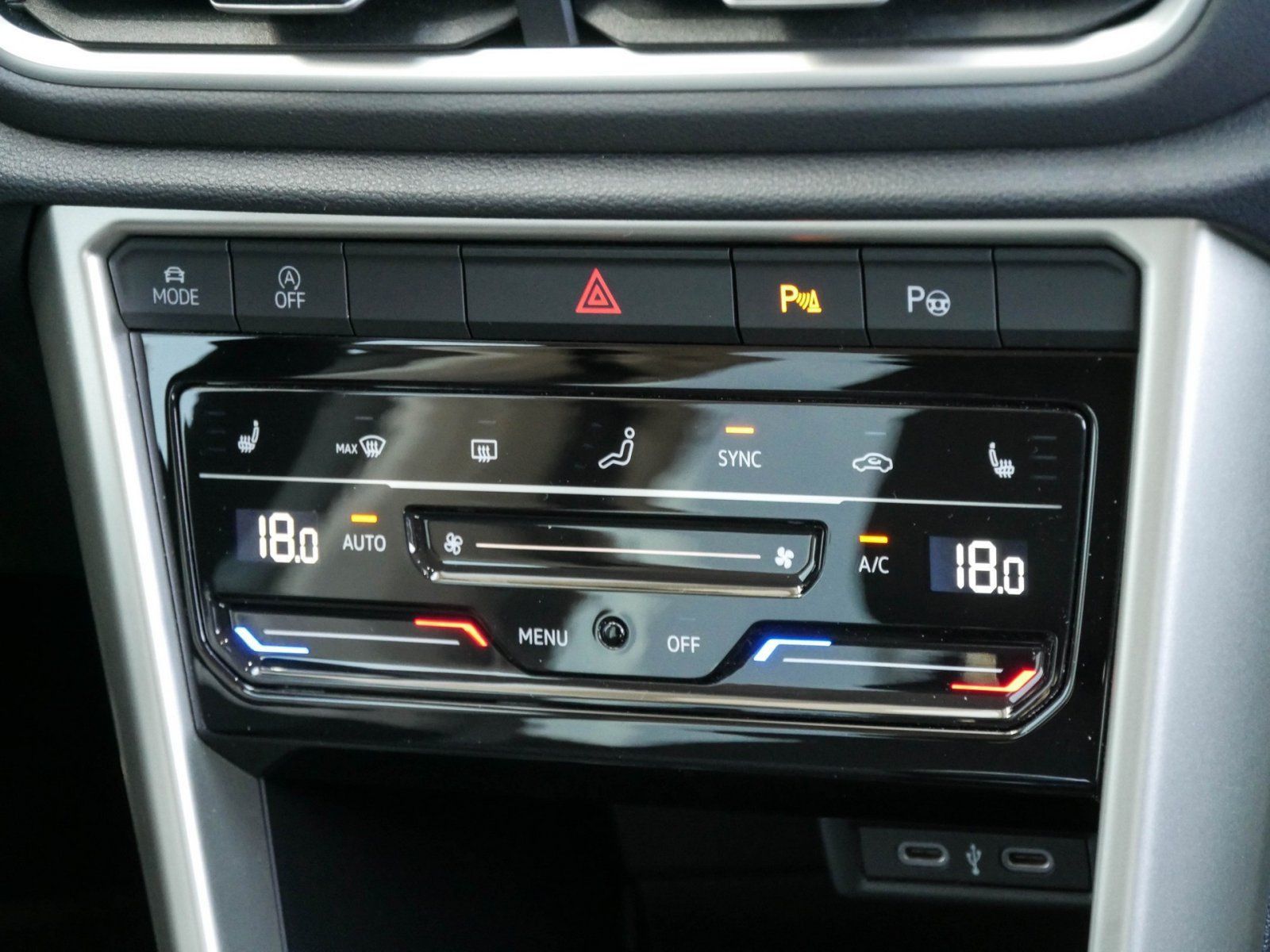 Volkswagen T-Roc MOVE 1.0 TSI - Samsaru's Car Outlet