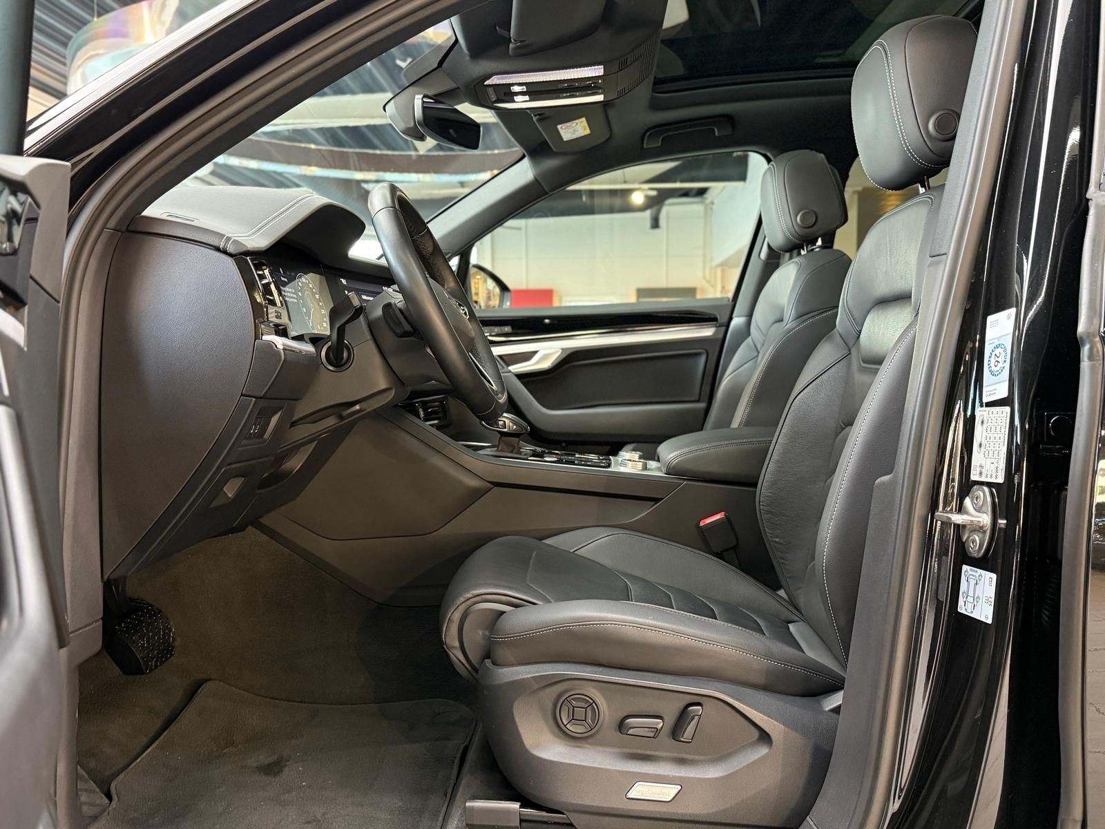 Volkswagen Touareg Elegance 4Motion*Pano*StHzg*KeylessGO