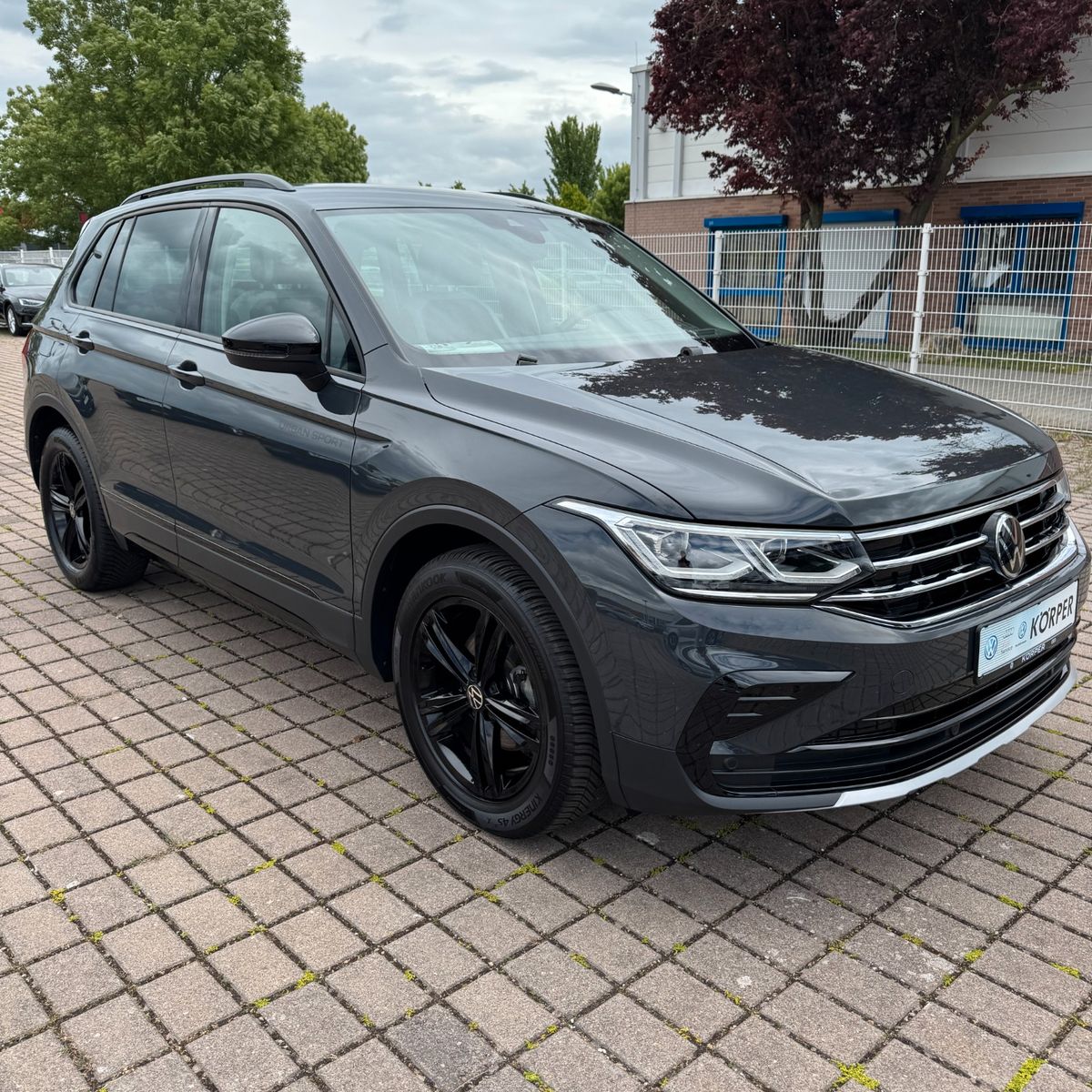 Volkswagen Tiguan Life - Samsaru's Car Outlet
