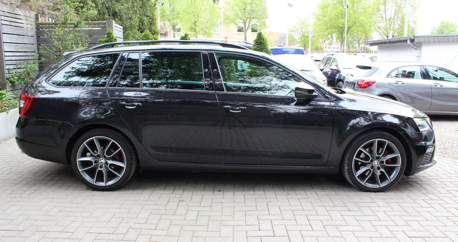 Skoda Octavia RS 4x4 - Samsaru's Car Outlet