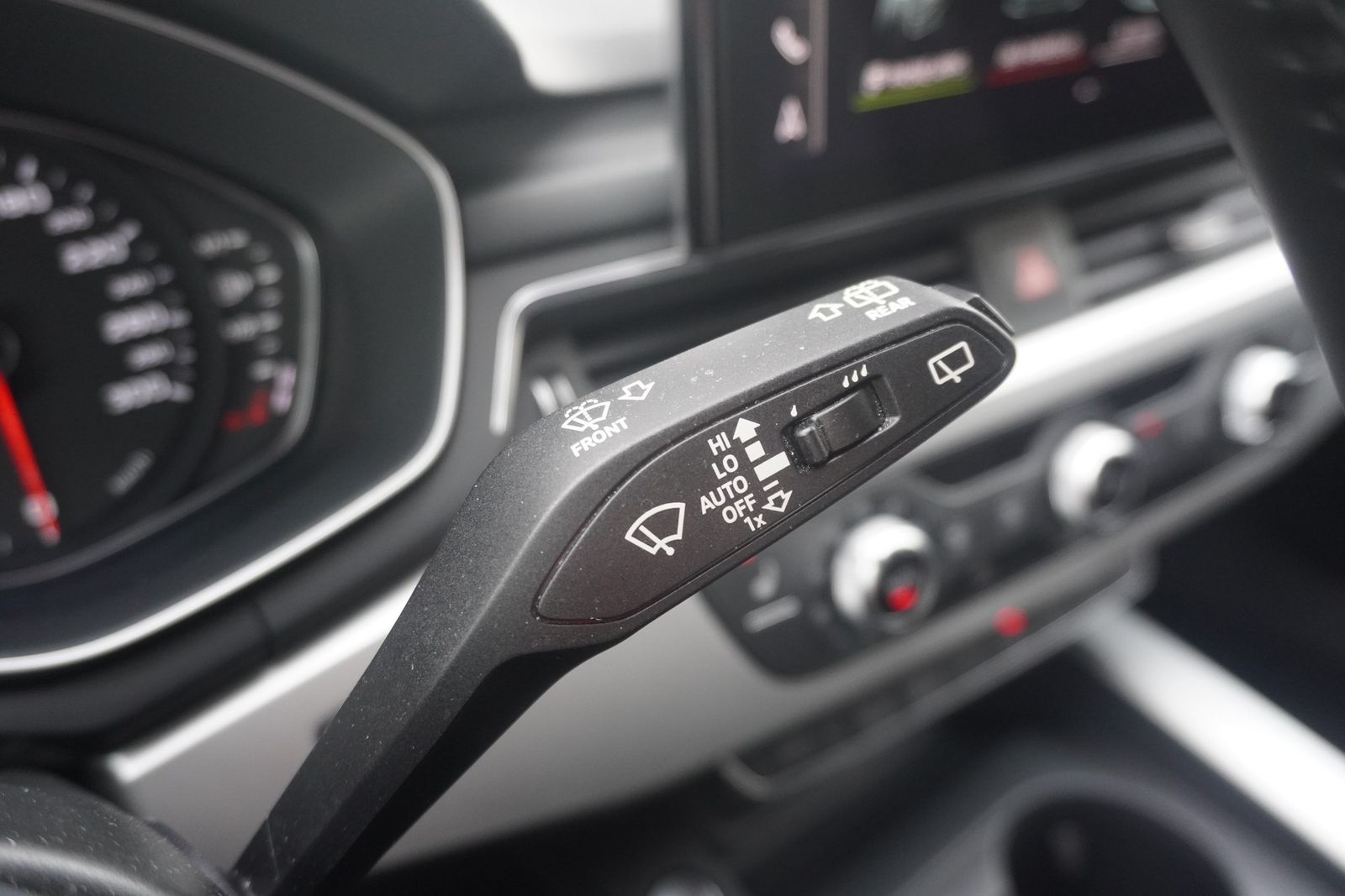 Audi A4 Avant 35 TFSI S-Tronic - Samsaru's Car Outlet
