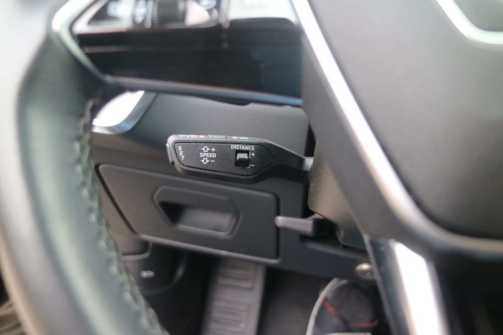 Audi A6 Avant 45 TFSI quattro S line-Pano-AHK-ACC