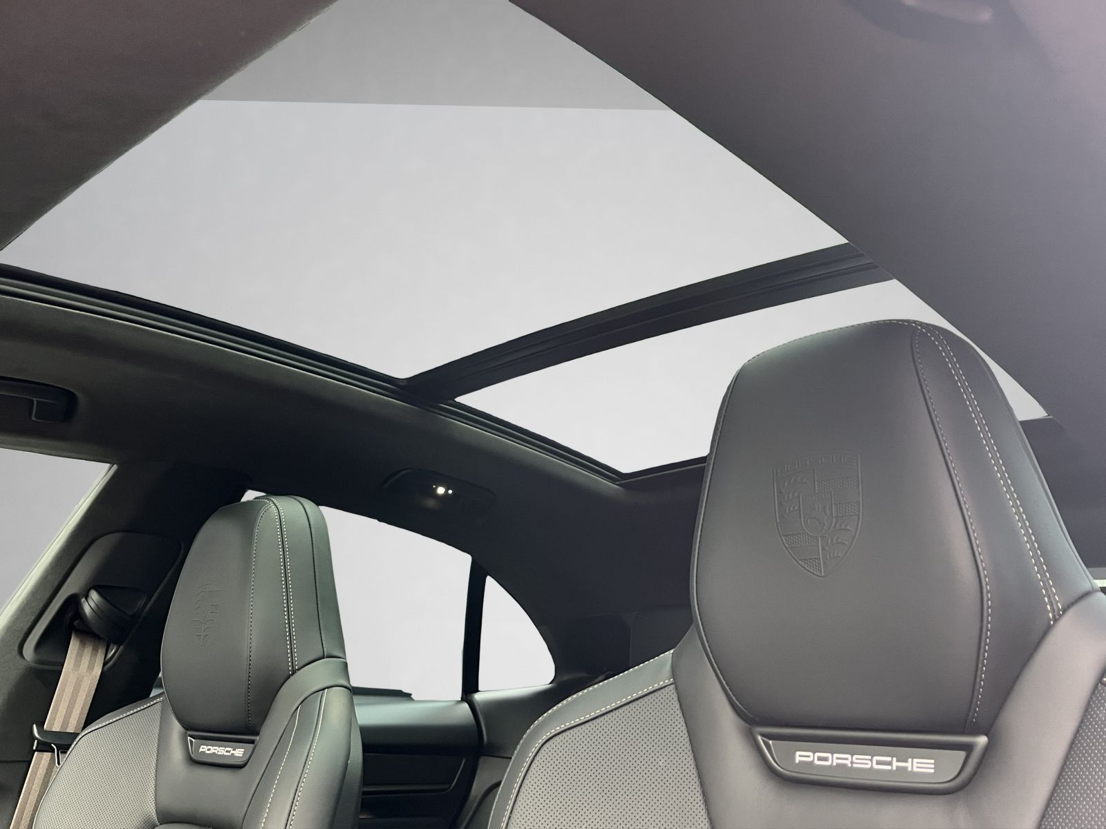 Porsche Macan Turbo Pano.,SportChrono,Burmester,Privacy,
