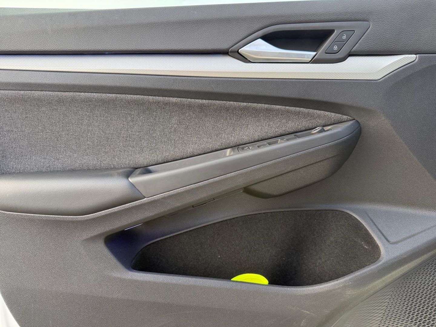 Volkswagen Golf 8 VIII Move 1.5 eTSI - Samsaru's Car Outlet