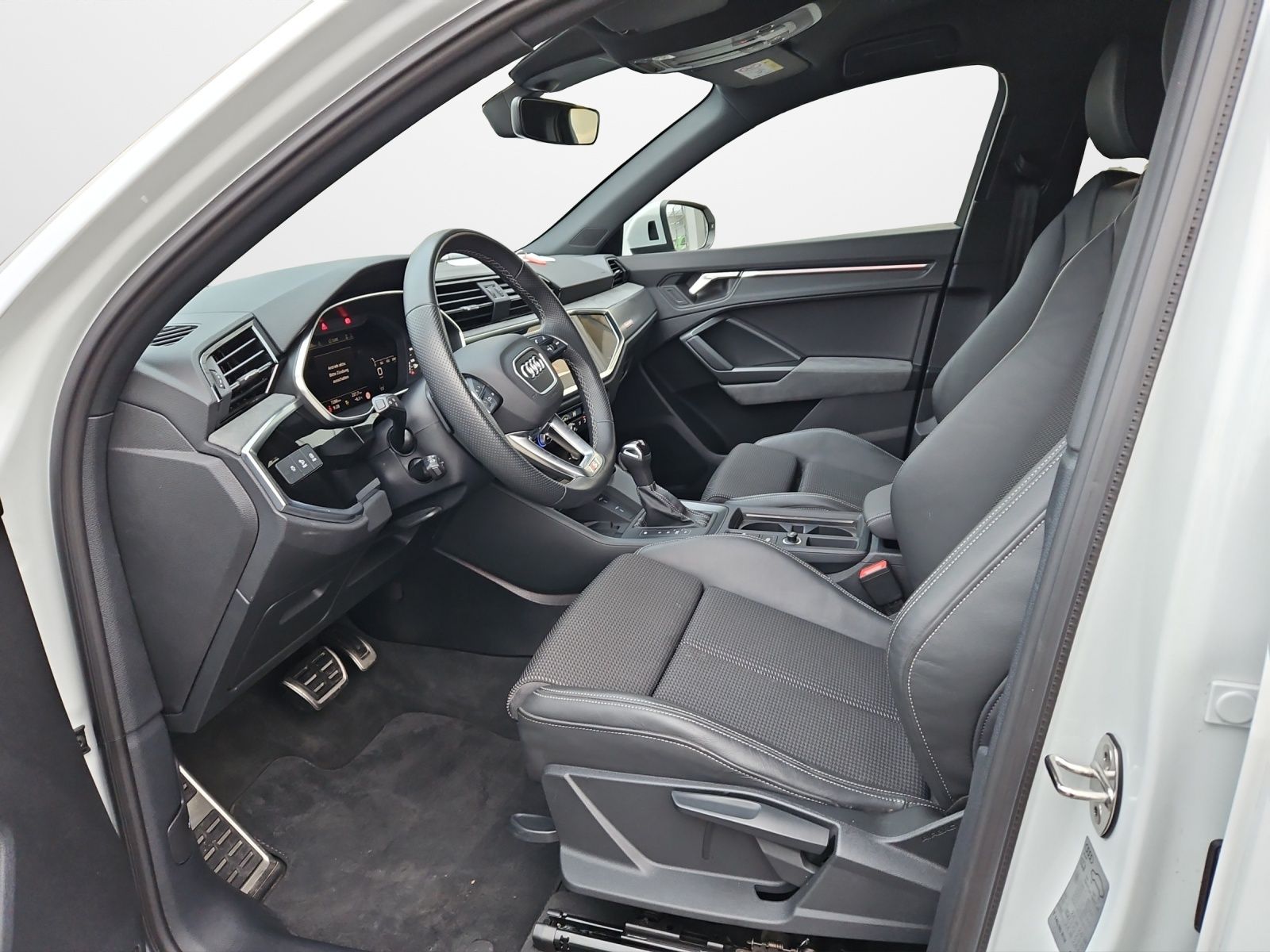 Audi Q3 Sportback 45 TFSI S tronic S line - Samsaru's Car Outlet