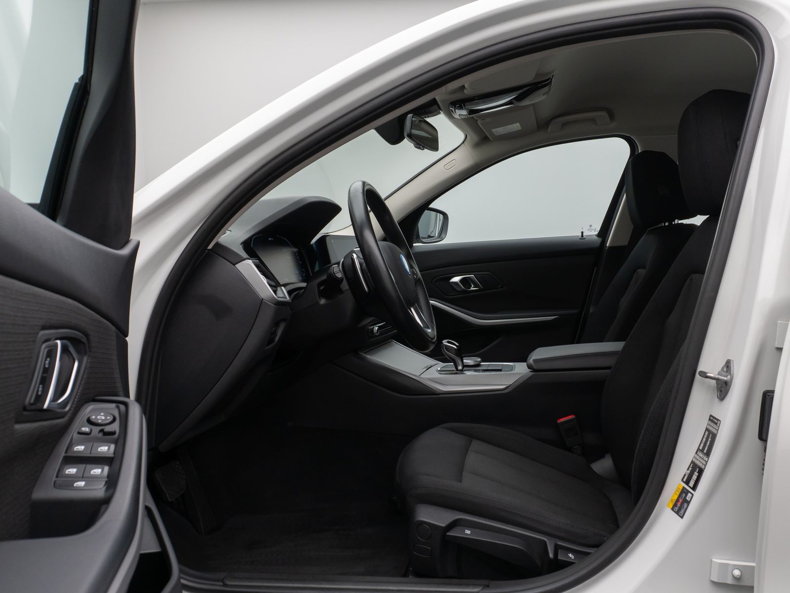 BMW 320e - Samsaru's Car Outlet