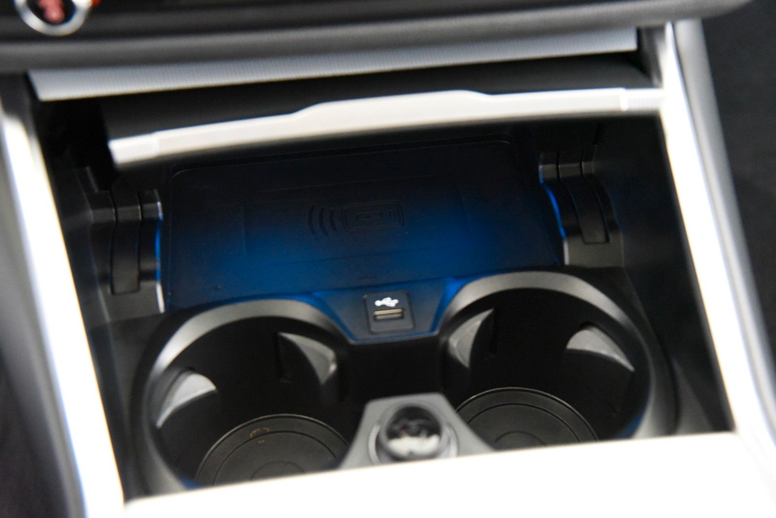 BMW 320d Touring xDrive M Sport - Samsaru's Car Outlet