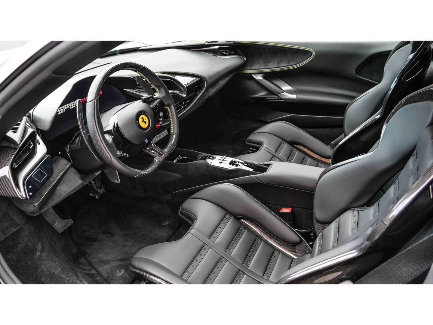 Ferrari SF90 Stradale - Samsaru's Car Outlet