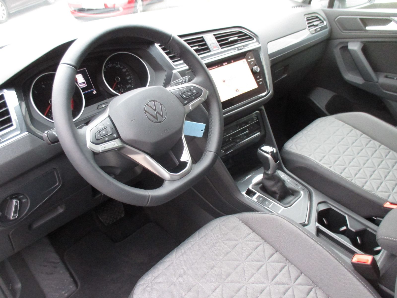 Volkswagen Tiguan 1.5 TSI DSG Life - Samsaru's Car Outlet