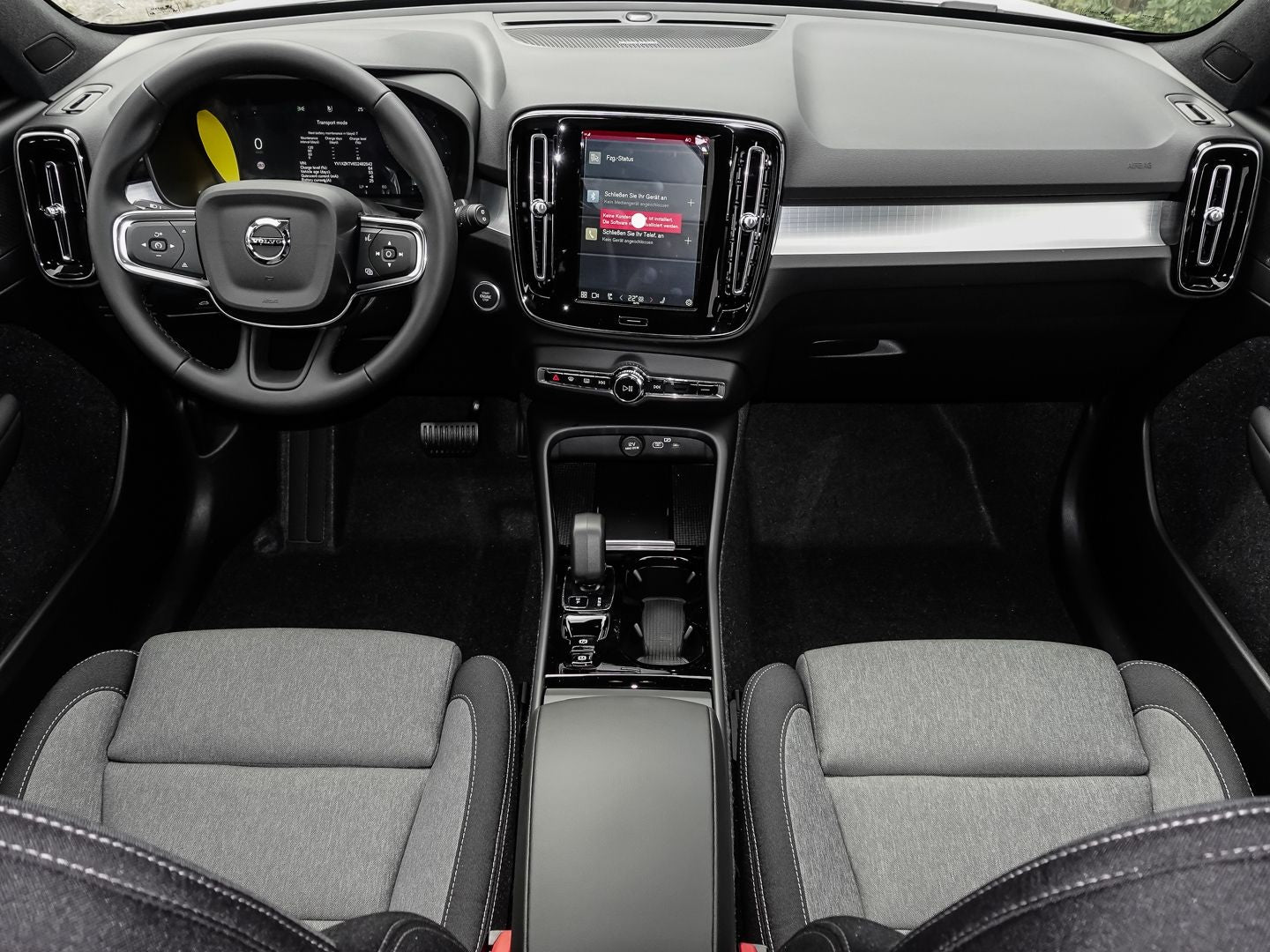 Volvo XC40 B3 Benzin Plus Dark - Samsaru's Car Outlet