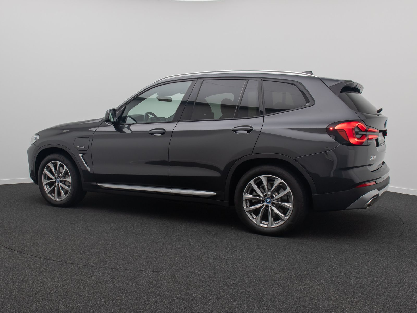 BMW X3 xD30e Kamera AHK HUD DAB Sport Panoram 19Zoll