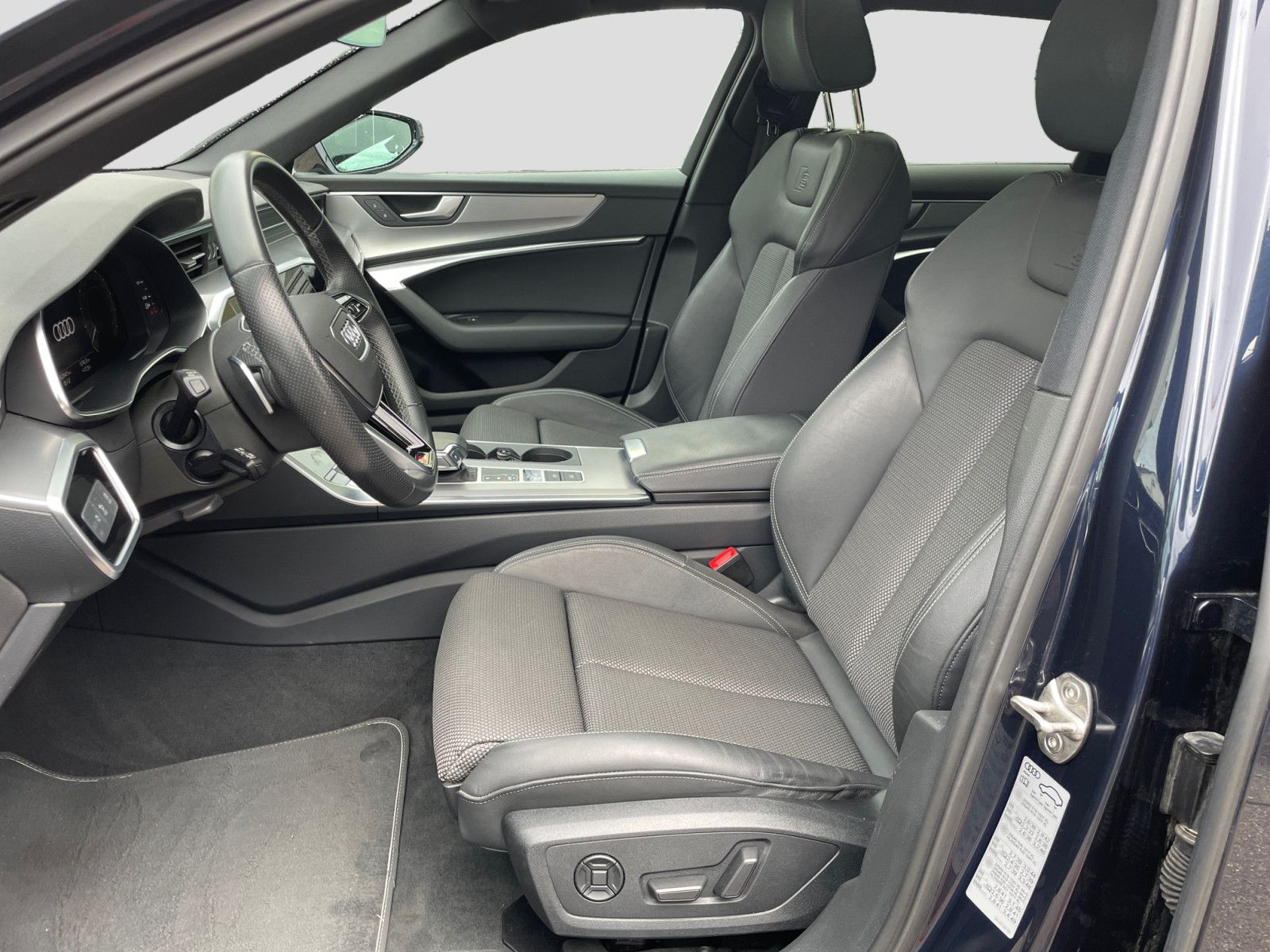 Audi A6 Avant 50TFSIe quattro S-line - Samsaru's Car Outlet