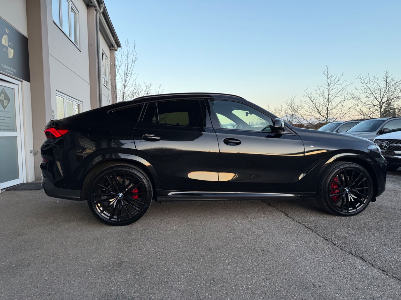 BMW X6 40 i xDrive M Sport - Samsaru's Car Outlet