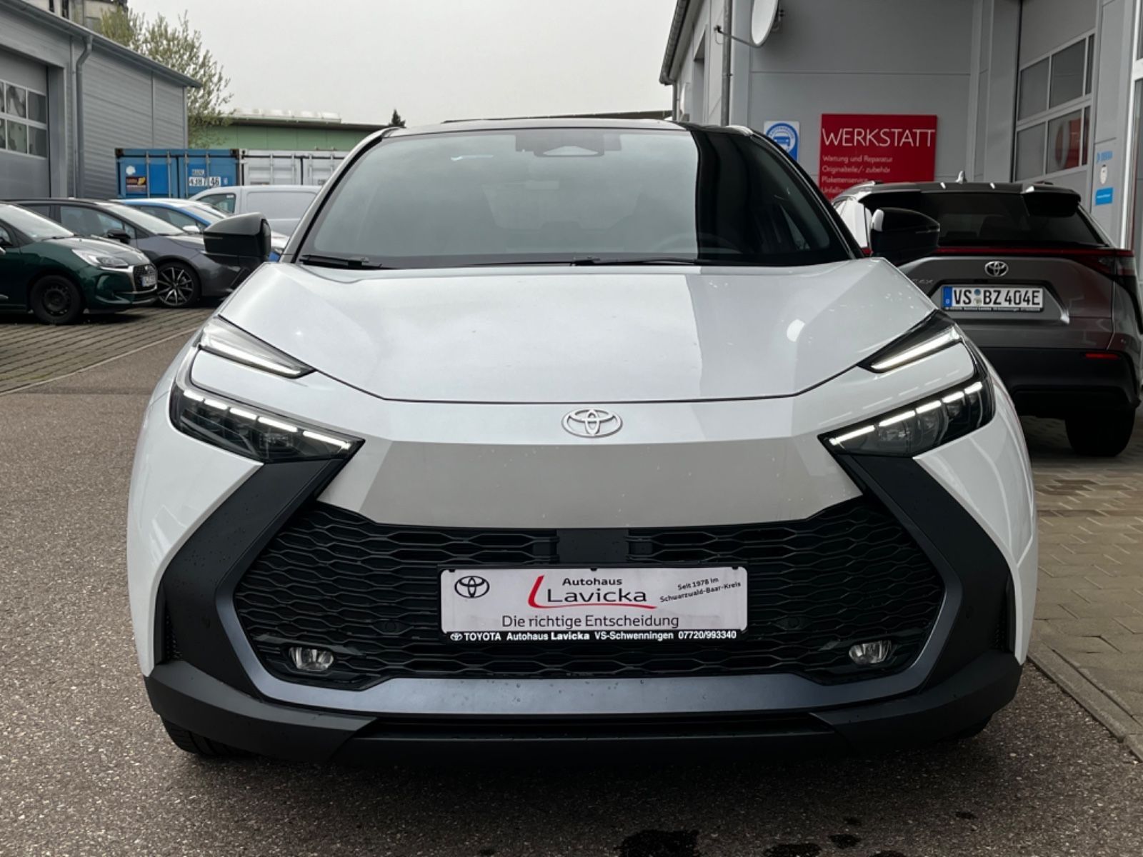 Toyota C-HR 1.8l Hybrid Team - Samsaru's Car Outlet